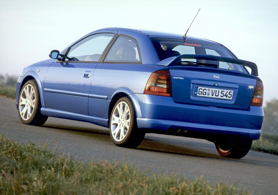  Opel Astra OPC (G) 2002 года  (фото 16 из 26)